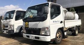 灯油、軽油の配達ローリー