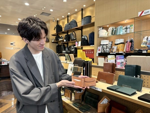 ユニセックスな雑貨が多く、お客様の好みに合わてアイテムをご提案ができるのも、COLLECTORSで働くやりがいの一つです。