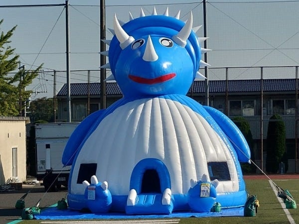 制作進行管理・大型エア遊具の提供会社でイベント運営を成功に導く機材品質管理