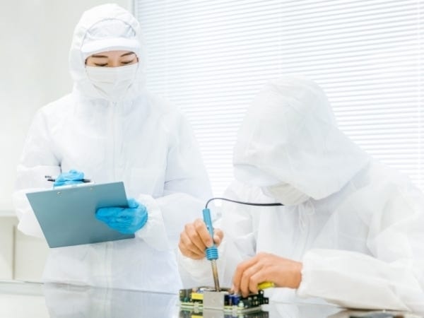 クリーンルーム内作業！未経験ＯＫ！コツコツモクモク作業が好きな方！