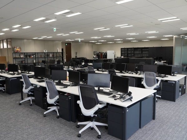 昨年の夏に移転したばかりの綺麗なオフィスです。