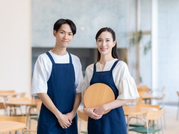 相撲ショーレストランのスタッフ・話題の相撲ショーレストランバイリンガルスタッフ（スキルは一切不問・ブランク歓迎）