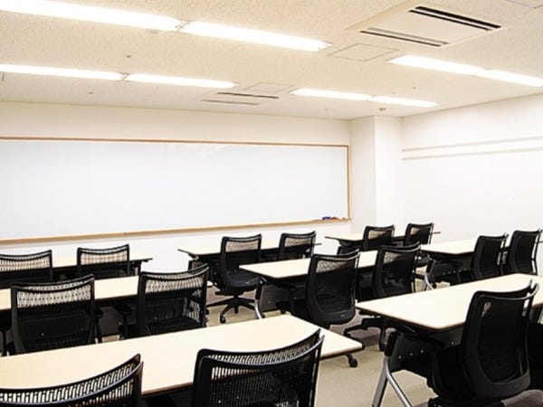 社会人の方の副業の軽作業清掃・研修施設設営スタッフ・採用担当