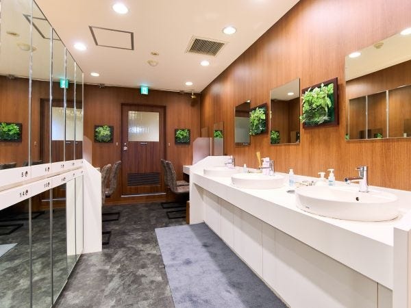 WEBデザイナー自社サイト・WEBデザイナー（雇用形態などは不問・必要スキル）