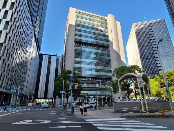 JRE梅田スクエアビル外観