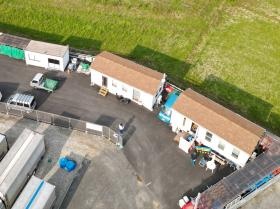 朝霞 ホワイトハウス事務所