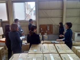 中途入社社員研修／施設見学を行い実際に商品をみていただきます