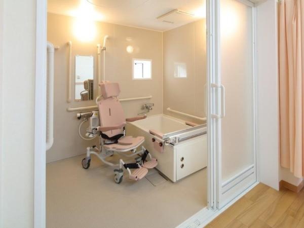 施設長・正社員・介護職員初任者研修修了者