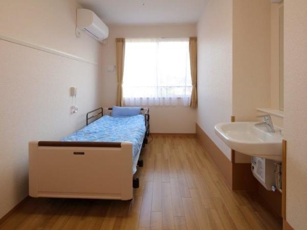 施設長・正社員・介護職員初任者研修修了者