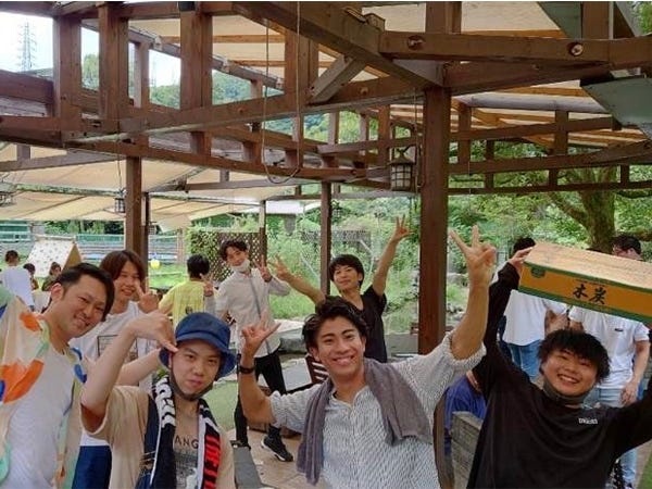 男女比は4：6。現在11名が活躍中！社員1人ひとりの意見をキャッチアップし、良いものはどんどん取り入れていきます。