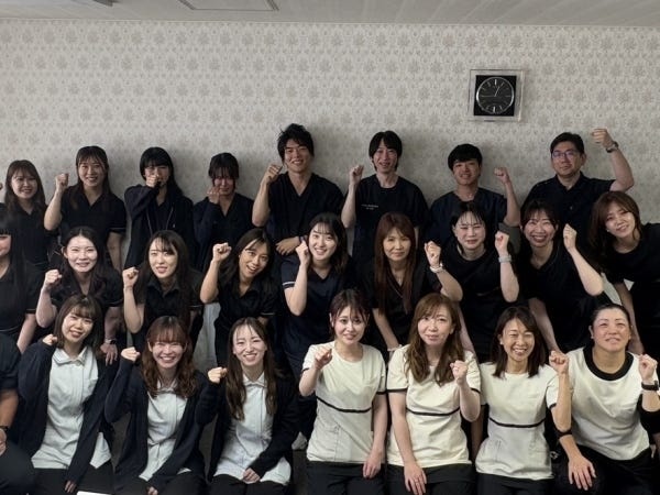 医療法人社団Smilesの全体メンバーです。年に2回ほど顔を合わせます。