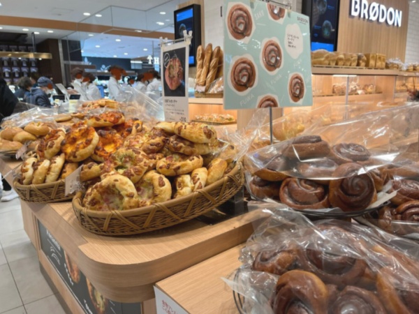 近鉄百貨店内にあるので、アクセス抜群！快適にお仕事できます。