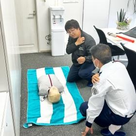 研修では緊急対応訓練もあります！
