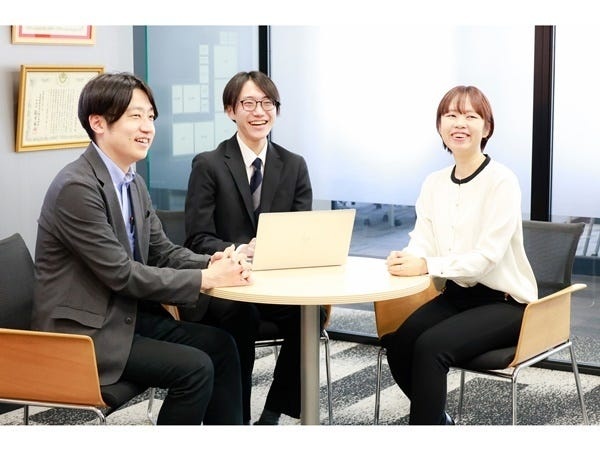 当社の強みはエンジニア育成！800名以上のエンジニアを育ててきた実績があります。将来性が高い業界で、イチから手に職をつけて活躍しませんか？