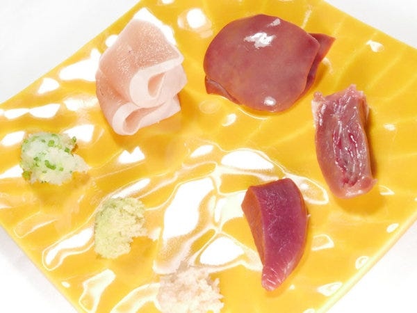 焼き鳥店ホールスタッフ・焼き鳥店のホールスタッフ（フリーター歓迎）