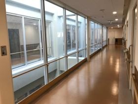 ４階／回復期リハビリテーション病棟（廊下）