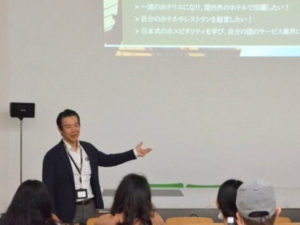 留学生は、日本語学校を出ただけでは、就業機会を得ることができません。人への貢献、国際貢献、やりがいの大きさは保証します