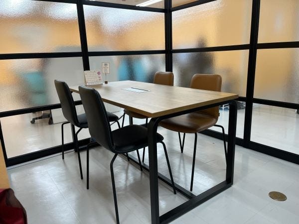 来客スペースはとても清潔感があり、おしゃれです♪