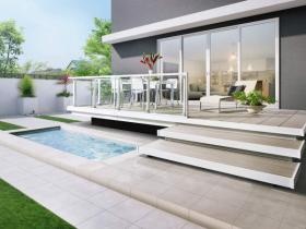 取扱商品の三協アルミ「テステラ」です。