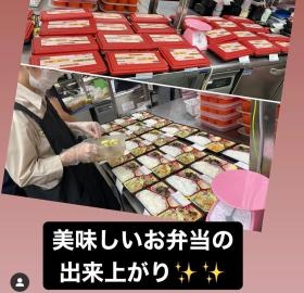 調理補助の業務（盛付後は蓋をして配達へ～）