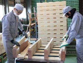 パレット製造作業