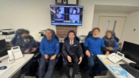 物流に興味のある方は当社へ！ 中央が社長です！