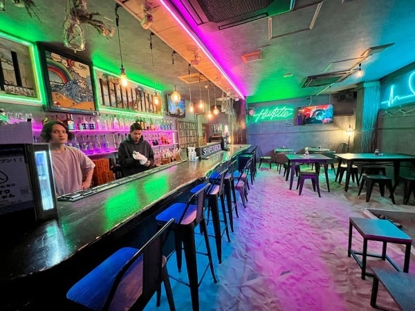 裸足で、海の家のように…ゆったりできるオシャレなBARです★