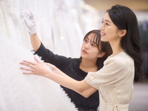 ドレスコーディネーター・└接客・販売