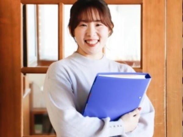 配属先の管理部は20代～50代の８名のスタッフが在籍。女性スタッフも活躍しています！