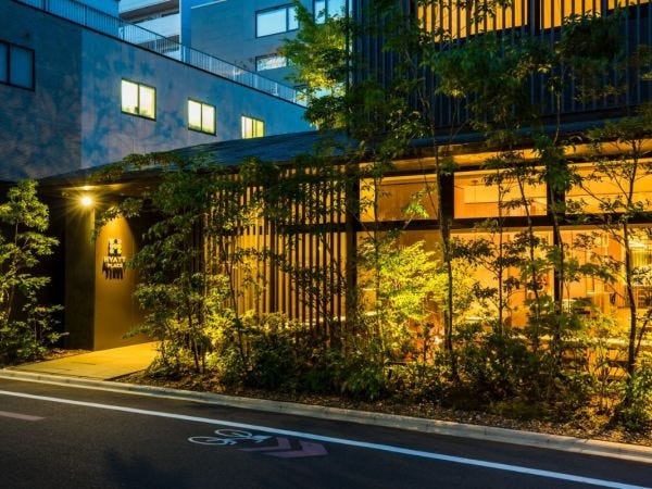 フロントスタッフ（ネイルOK・フリーター歓迎）