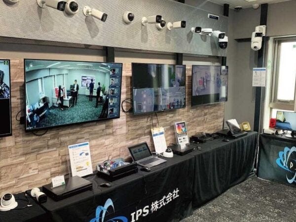 デモブースを常設し、お客様の研修・商談スペースとしても活用して頂いております。