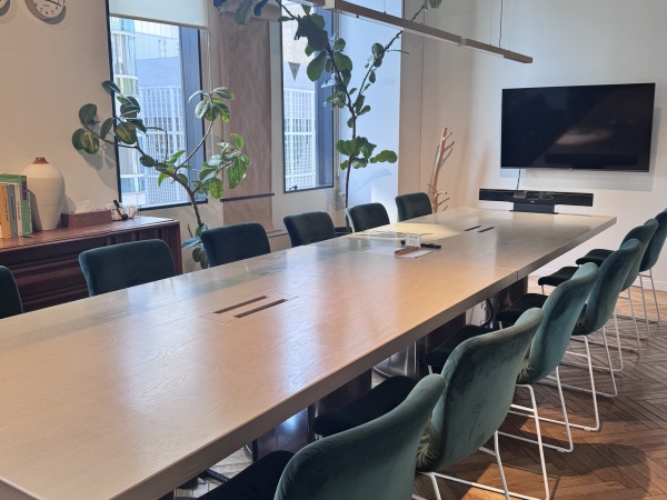 11月から移転します。内装はトランジットが担当している事務所になります。上記よりもアットホームな雰囲気になります。