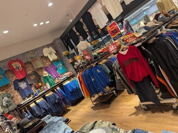 販売スタッフ（接客に自身のある方歓迎）