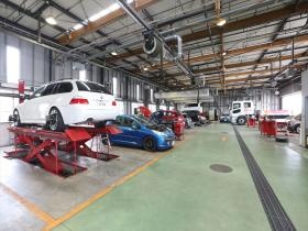 テクノピット（整備工場）