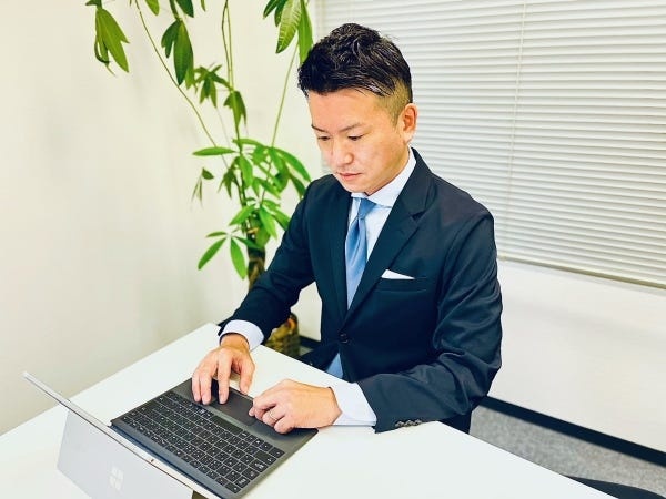 営業スタッフを後方から支援し、職場全体を底上げする重要な役目ですので、自身の営業活動はありません。