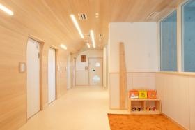 ラフ・クルー烏山保育園 エントランス