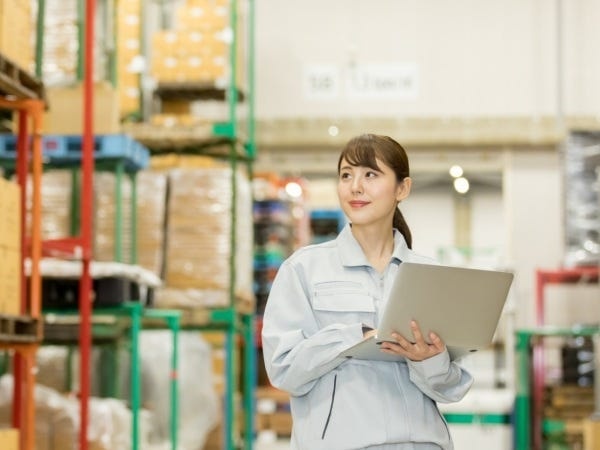 事務スタッフ・事務・軽配送スタッフ（未経験OK・要普通免許）