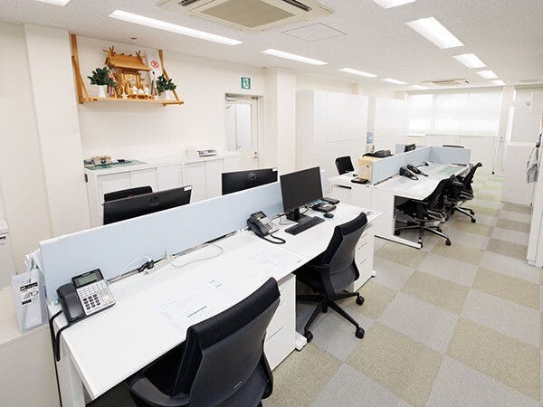 大阪から転勤なし。快適なオフィスと、家具付きの社員寮をご用意しています。