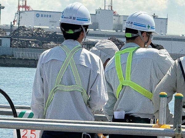 ベイエリアの護岸建設や大型施設の建築にも、ワンストップで多種種多彩な建設資材を提供しています。