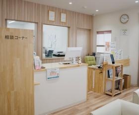 スギひかり薬局木津店 店内