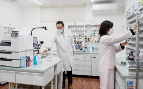 作業風景 薬剤師・調剤薬局事務が活躍しています