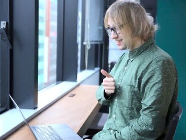 カスタマーサポート（お洒落OK）