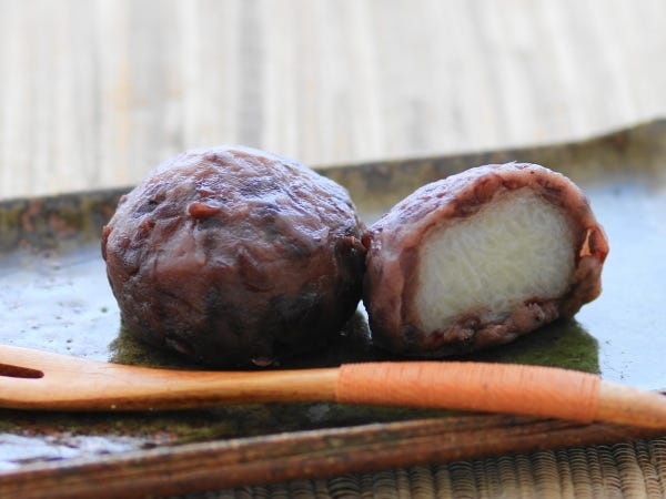 伝統的な和菓子を安心安全に製造しております。