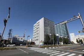 ＪＲ岐阜駅、名鉄岐阜駅より徒歩７分。岐阜ステーションビル４階