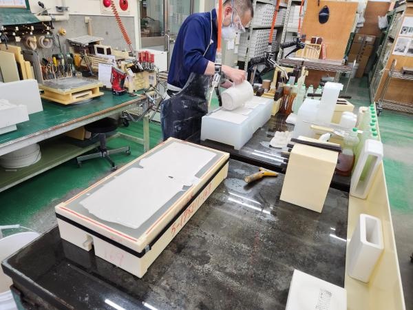 石膏鋳造というユニークな技術に触れ、スキルを身に着けることができます。