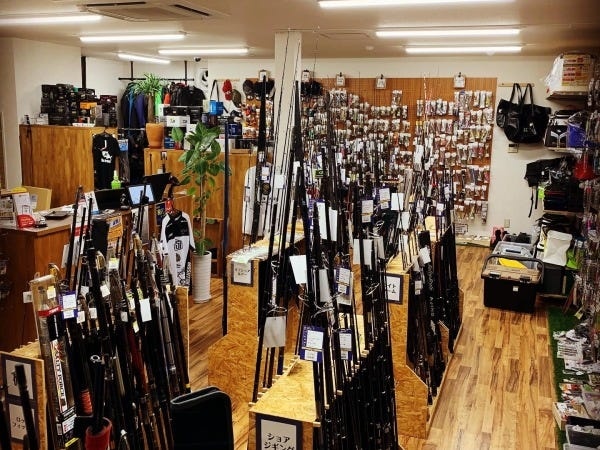 店舗スタッフ・正社員（普通自動車免許・AT限定可）