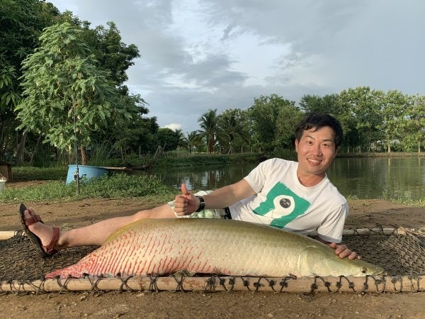 代表の栂野です！ピラルクを釣りに行きました。