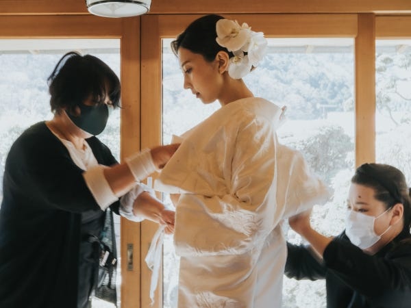 新婦のサポートもします