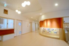 ラフ・クルー分倍河原保育園 エントランス