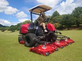 コース管理車両乗用ロータリーモア